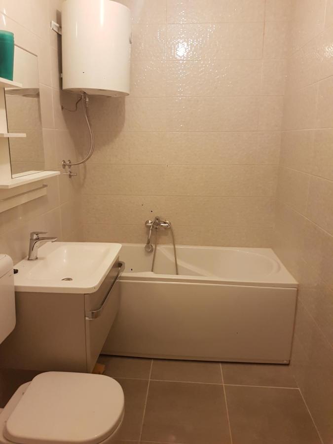 Apartment Sretni Dimnjacar 奥西耶克 外观 照片