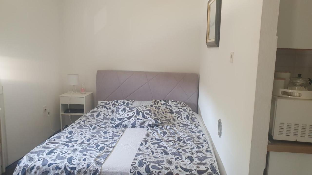 Apartment Sretni Dimnjacar 奥西耶克 外观 照片